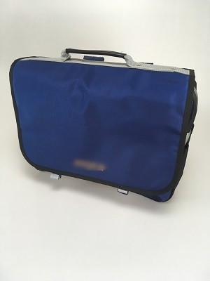 青色のカブセタイプ通塾バッグOEM製作例
